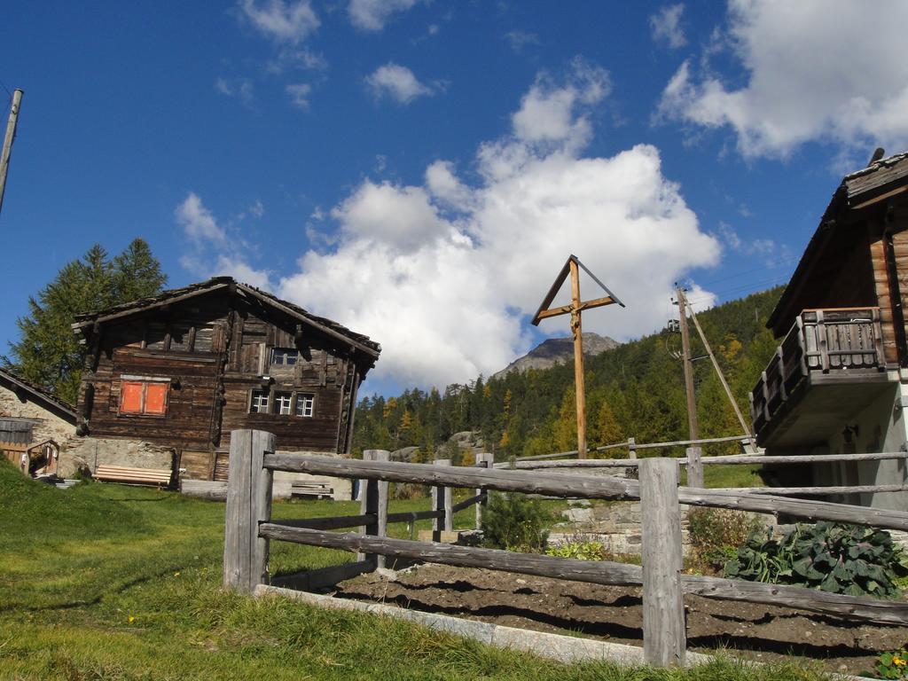 Haus Alpenstern Apartment Saas-Grund Exterior photo